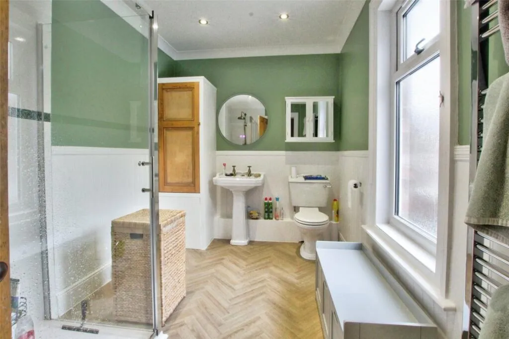 3 Bedroom House - Mid Terrace