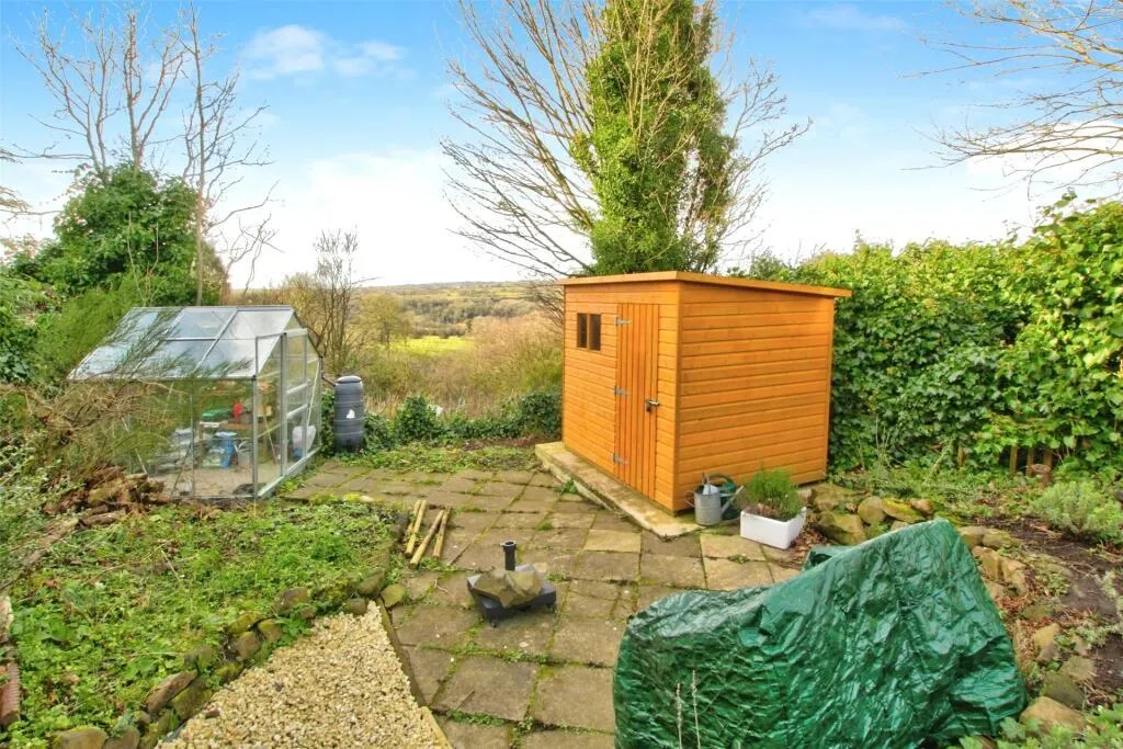 3 Bedroom House - Mid Terrace