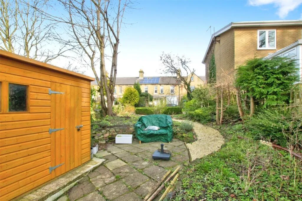 3 Bedroom House - Mid Terrace