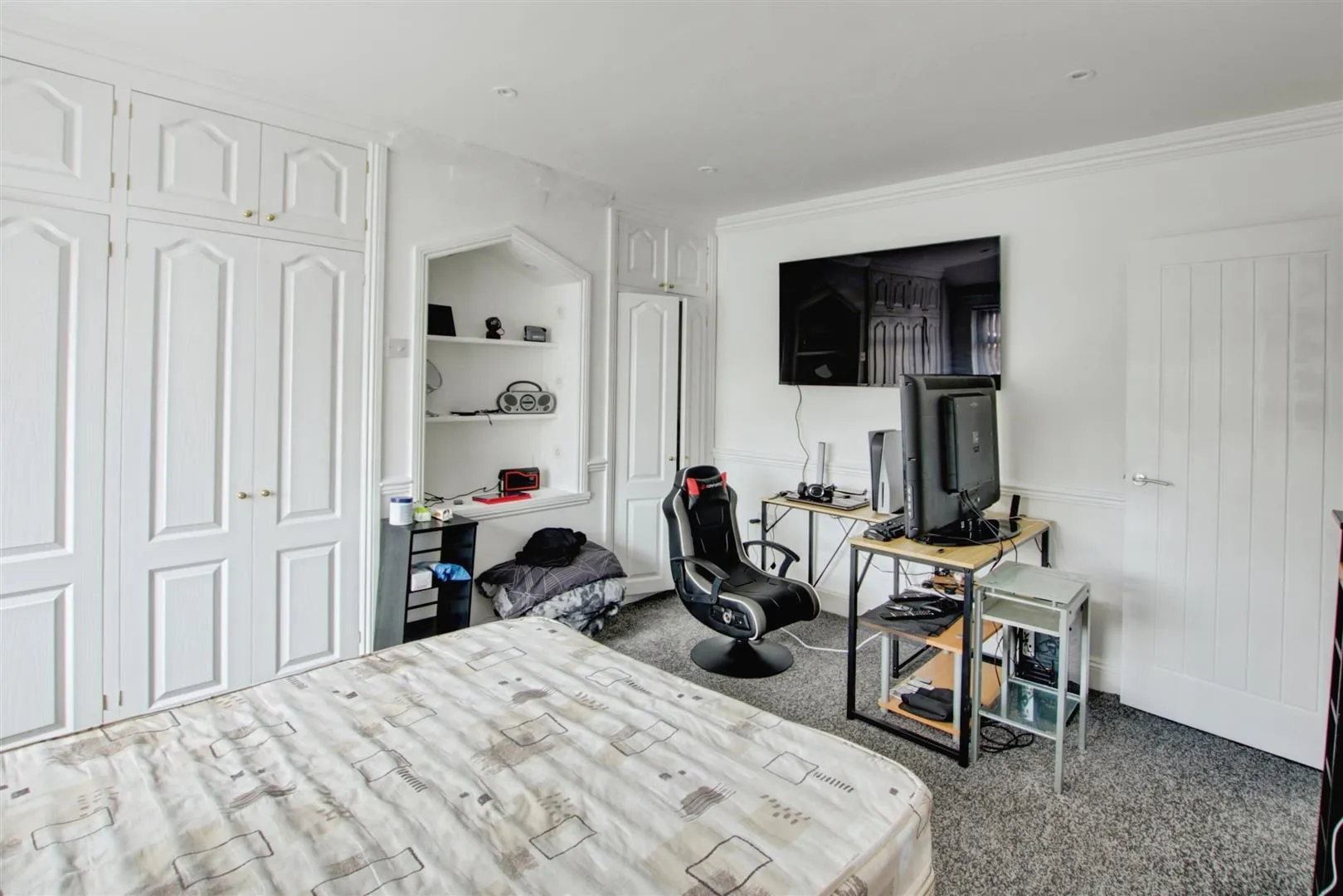 3 Bedroom House - Terraced