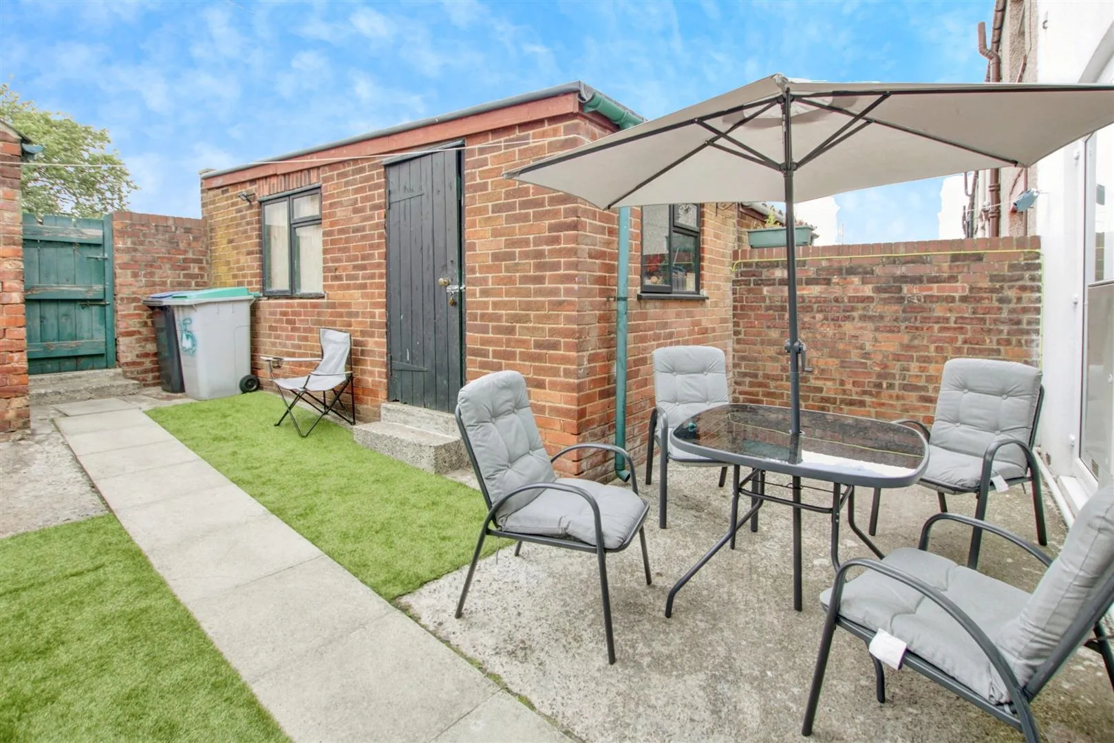 3 Bedroom House - Terraced