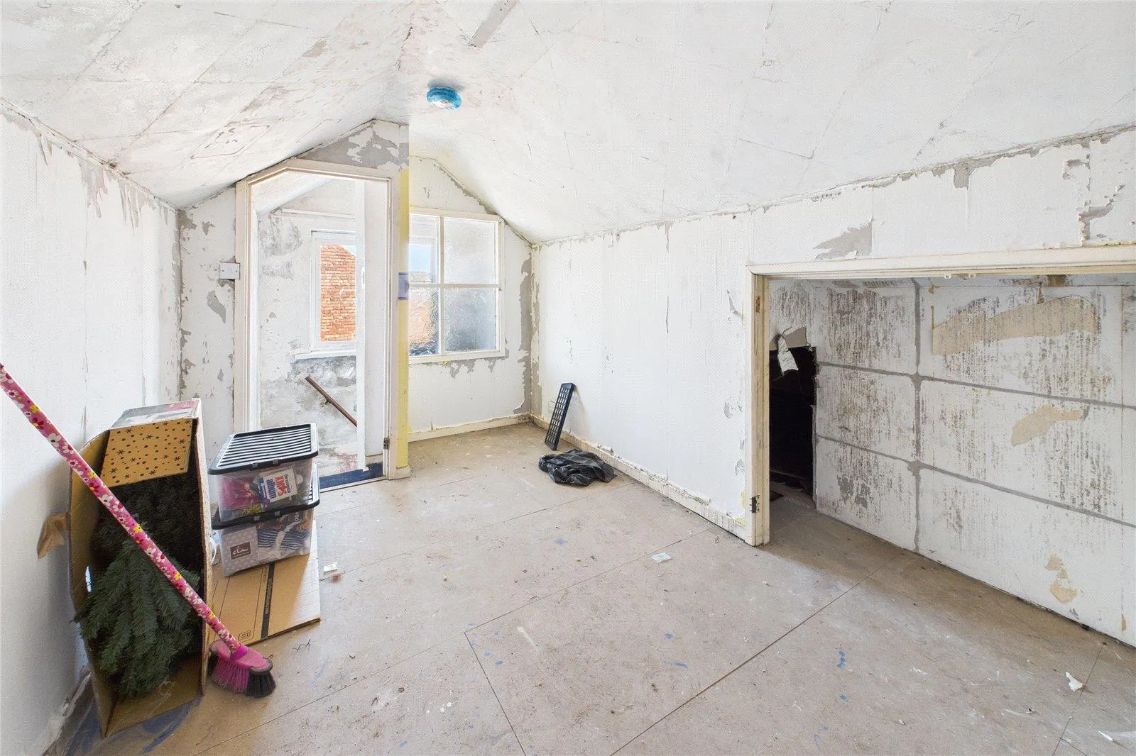 3 Bedroom House - End Terrace