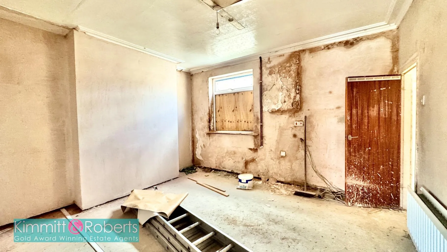 3 Bedroom House - Mid Terrace