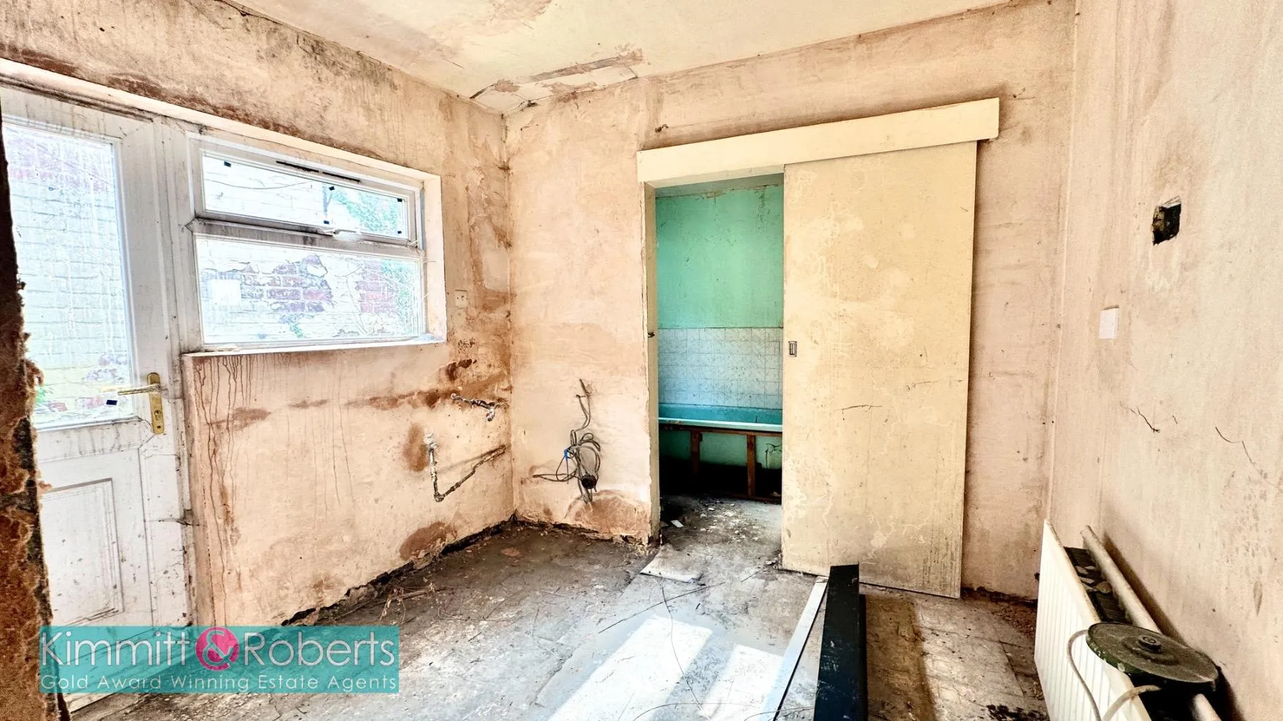 3 Bedroom House - Mid Terrace