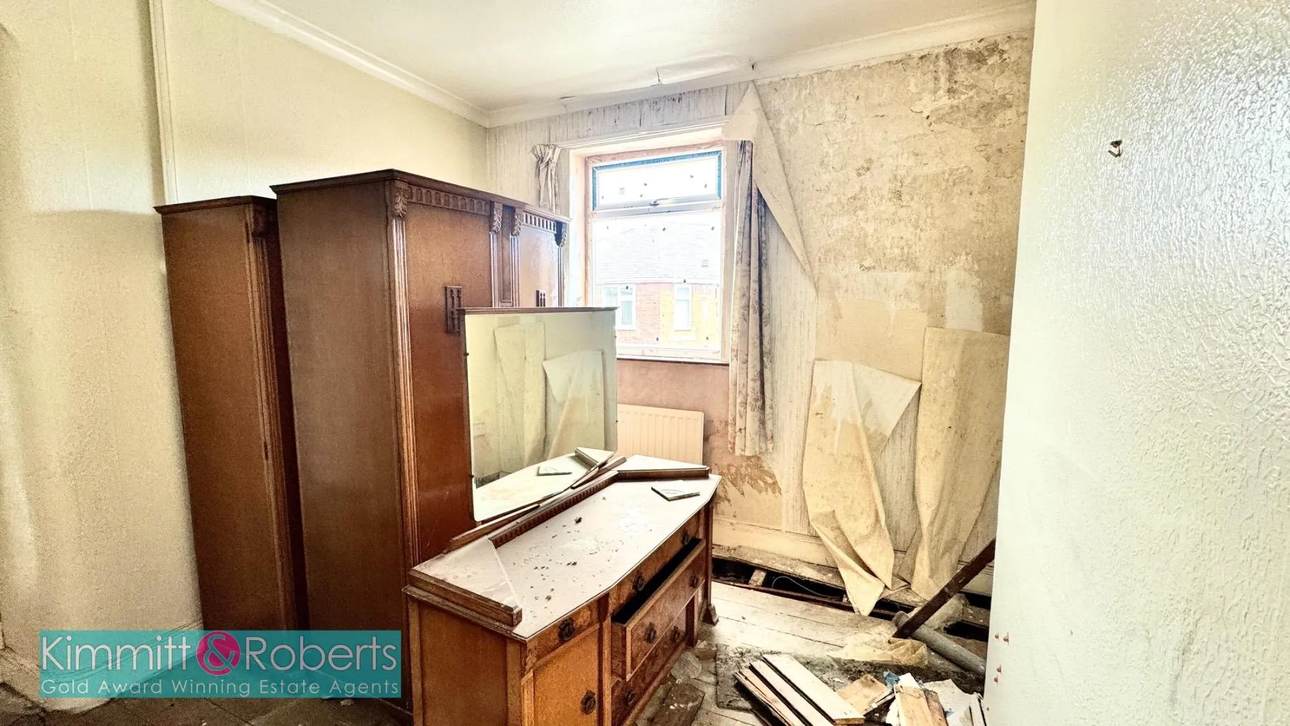 3 Bedroom House - Mid Terrace