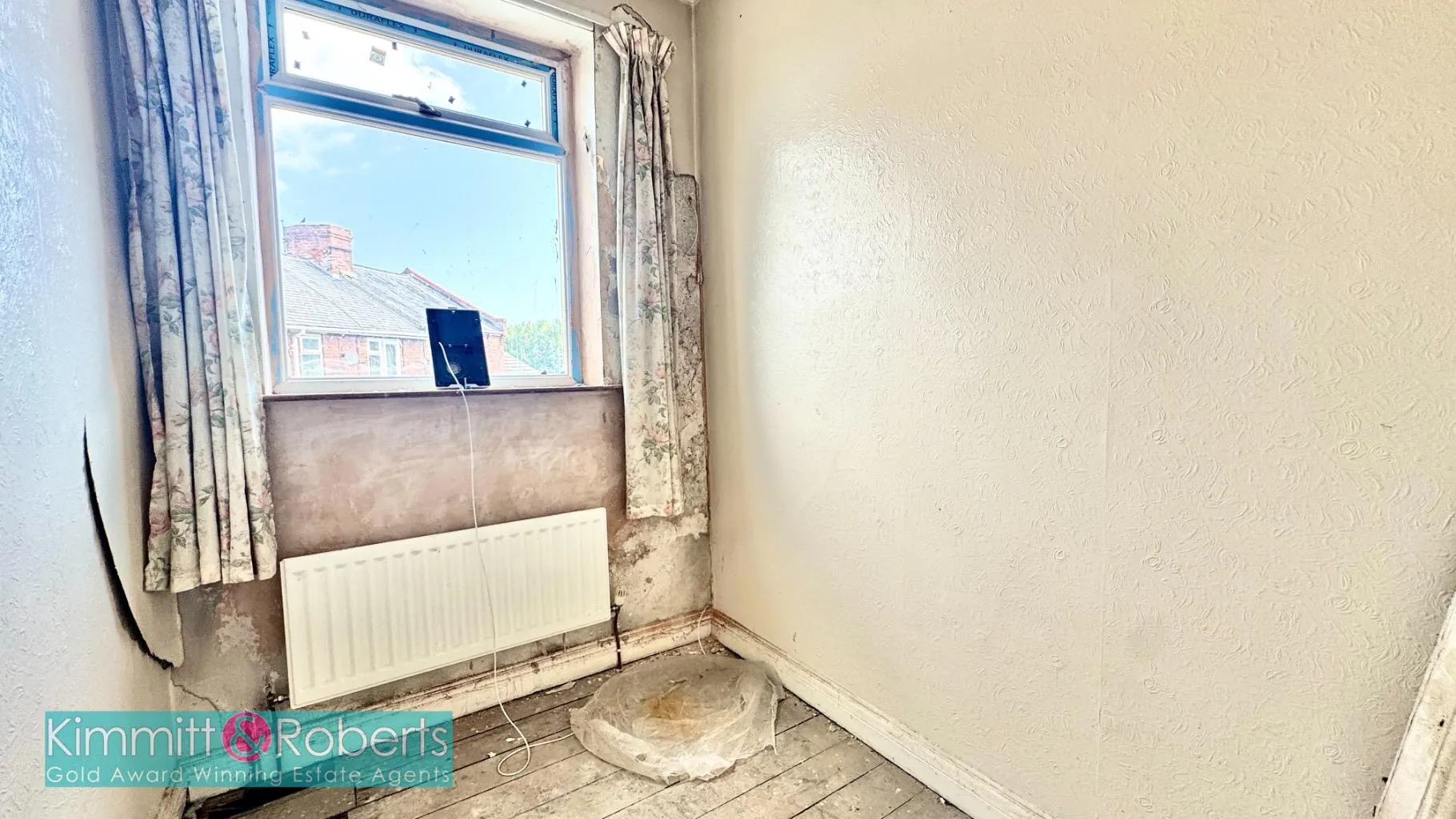 3 Bedroom House - Mid Terrace