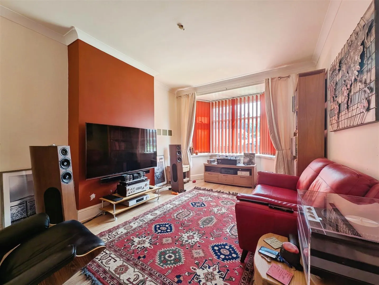 3 Bedroom Flat - Purpose Built