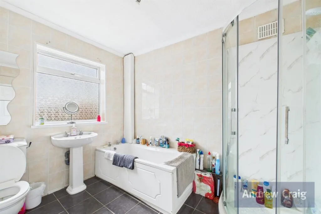 4 Bedroom House - End Terrace