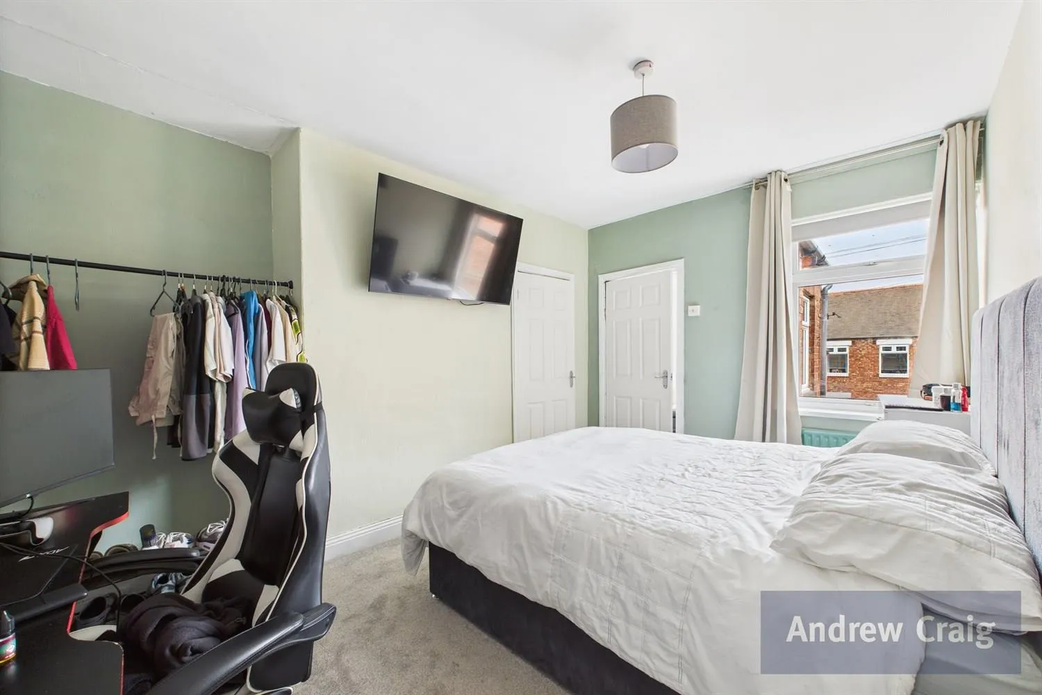 4 Bedroom House - End Terrace