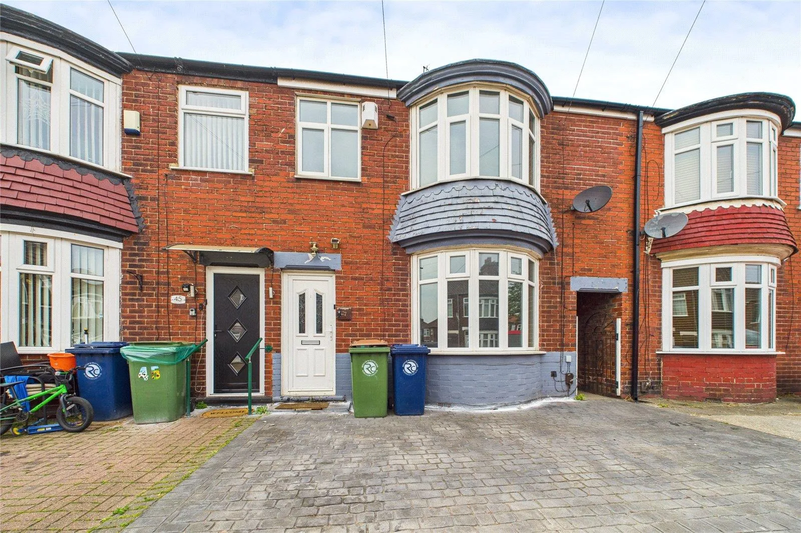 2 Bedroom House - Mid Terrace
