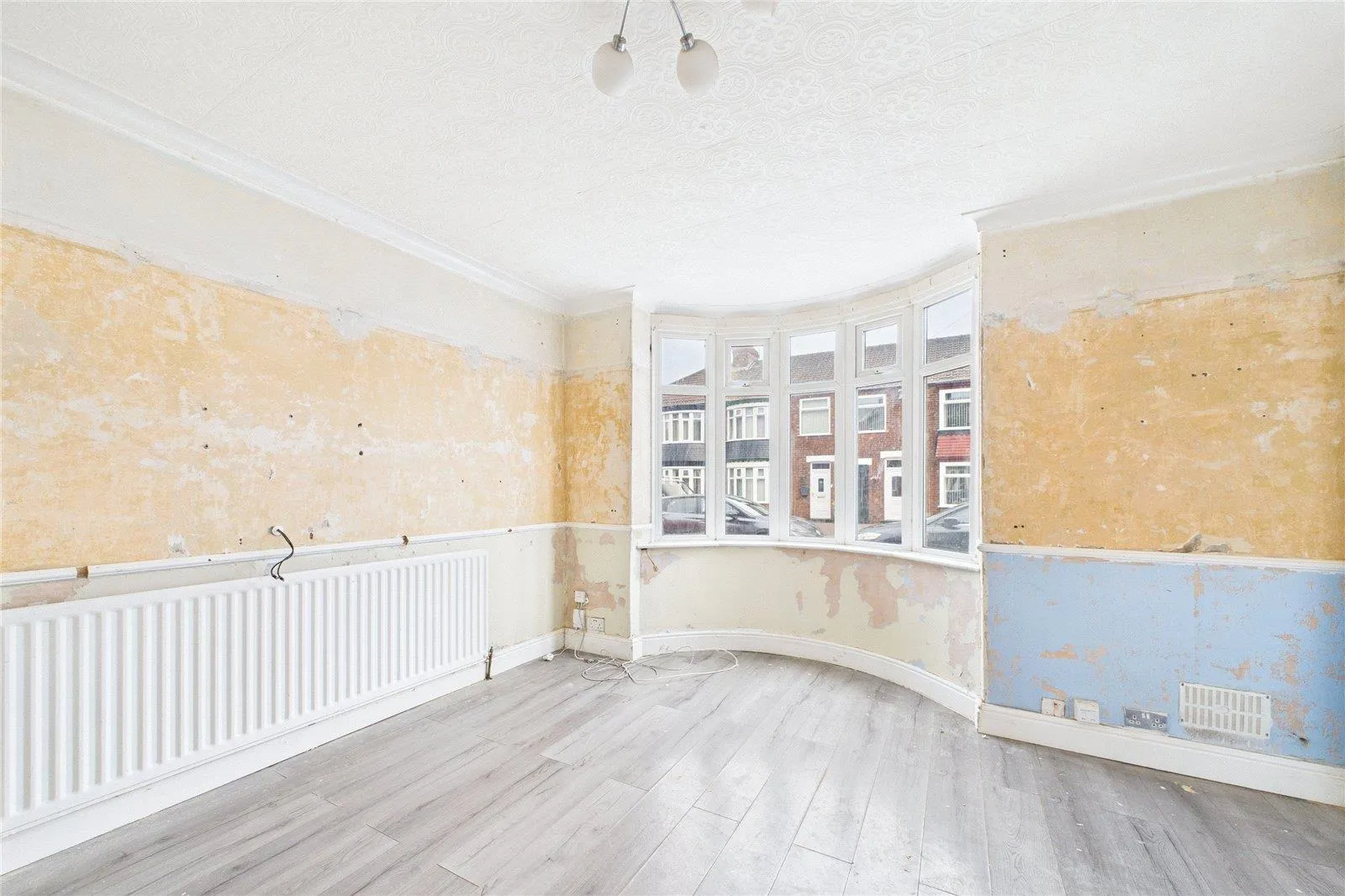 2 Bedroom House - Mid Terrace