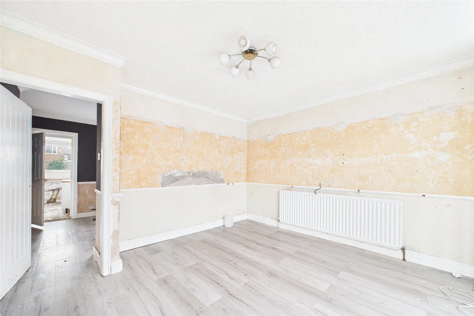 2 Bedroom House - Mid Terrace