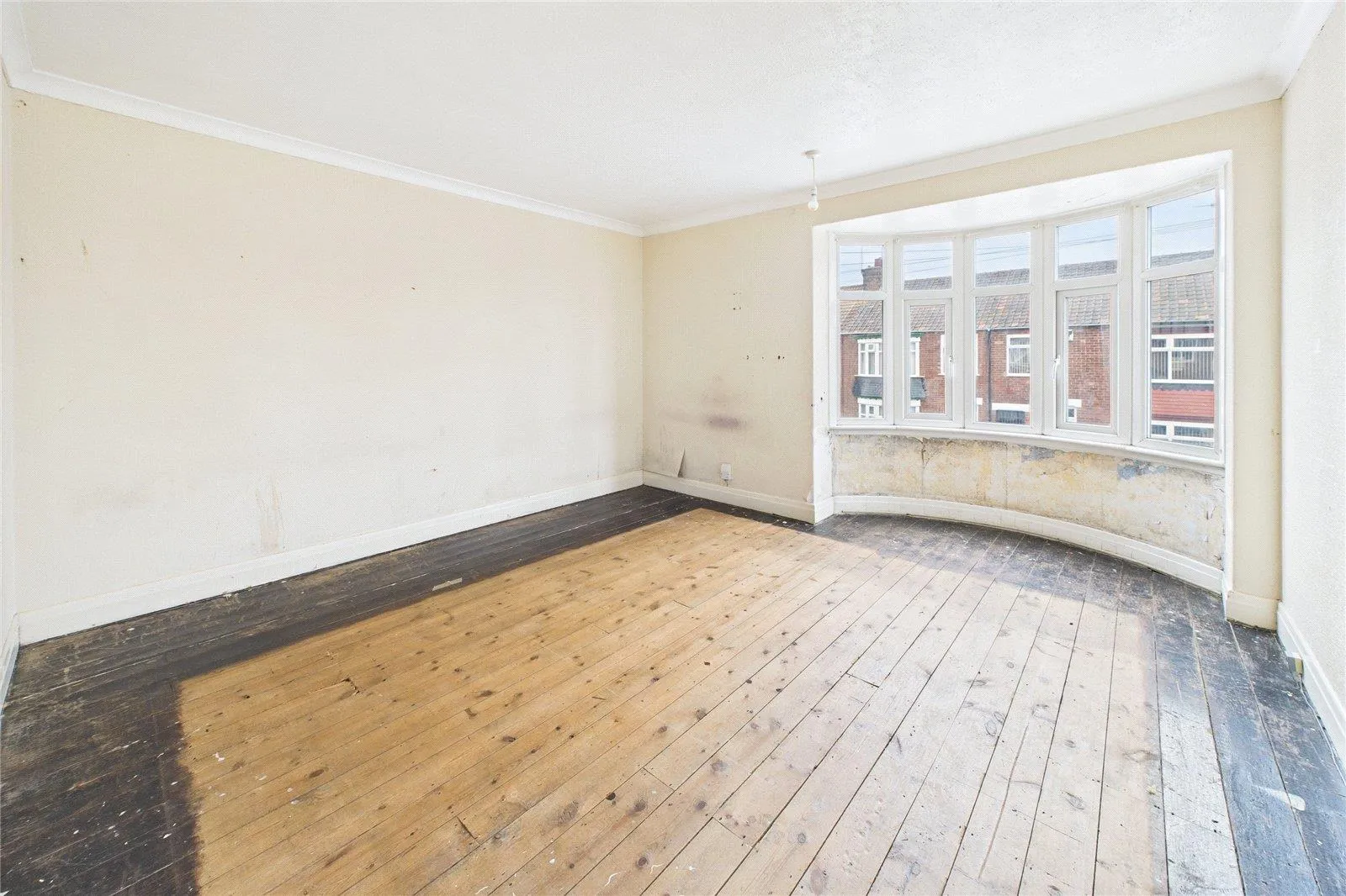 2 Bedroom House - Mid Terrace