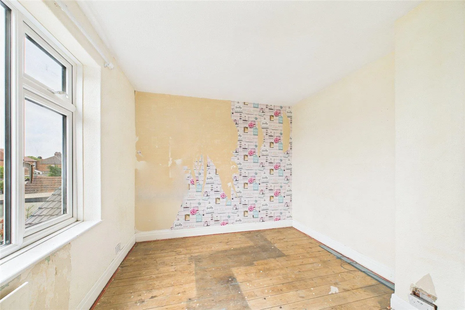 2 Bedroom House - Mid Terrace