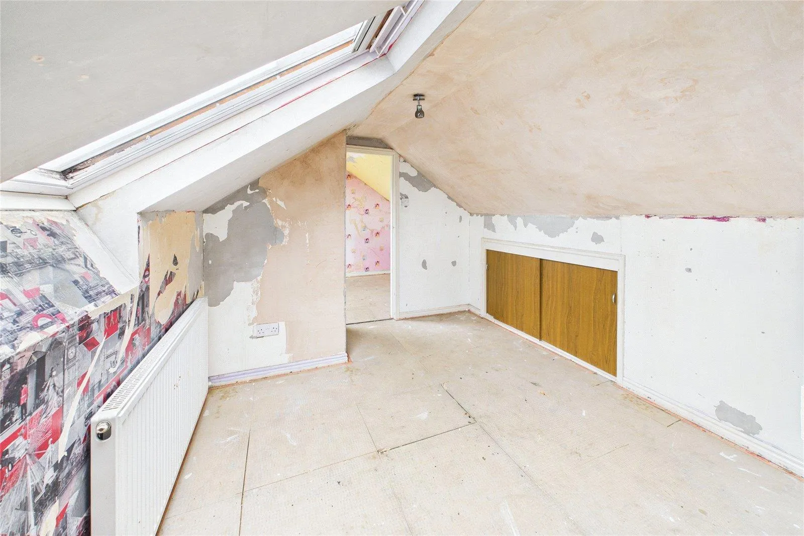 2 Bedroom House - Mid Terrace