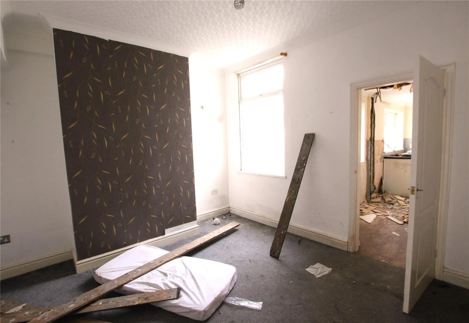 2 Bedroom House - Terraced