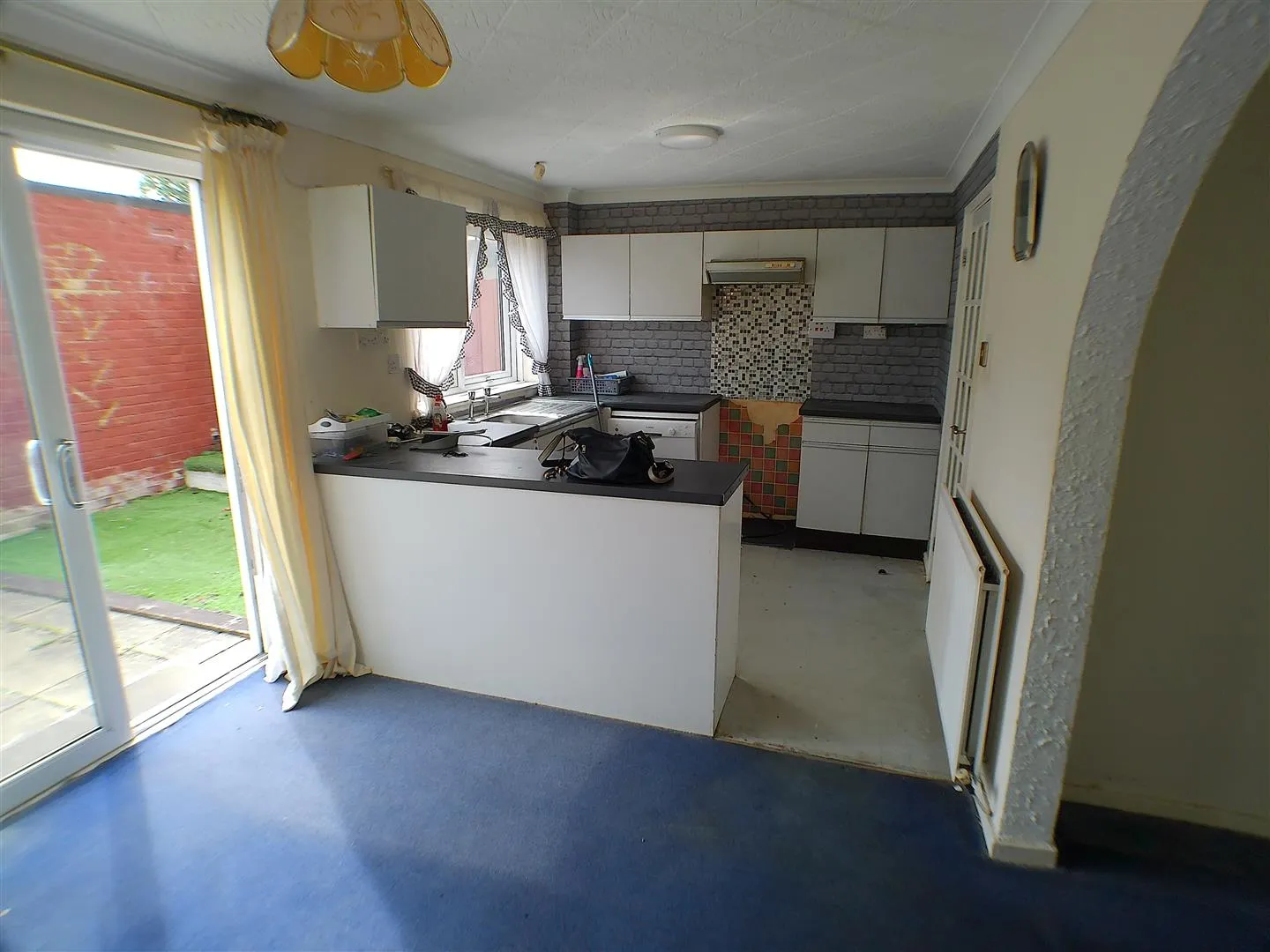 3 Bedroom House - Mid Terrace