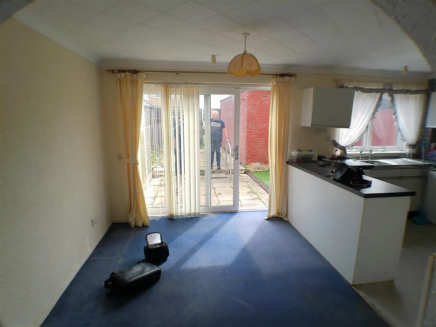 3 Bedroom House - Mid Terrace