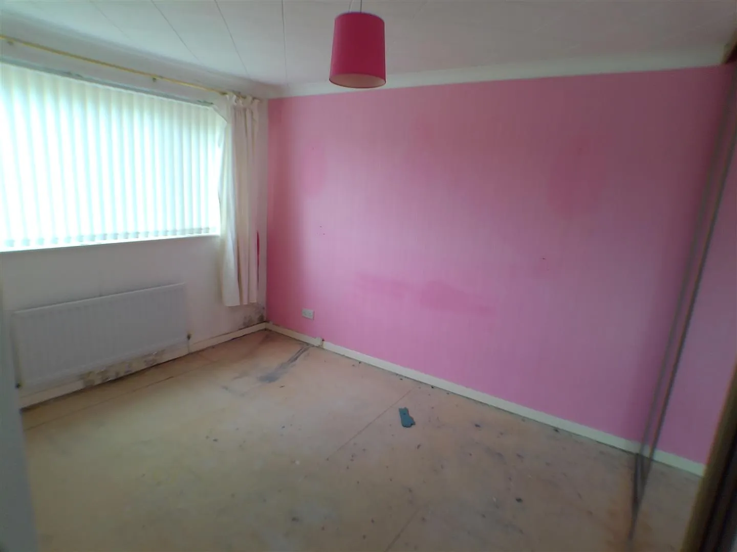 3 Bedroom House - Mid Terrace