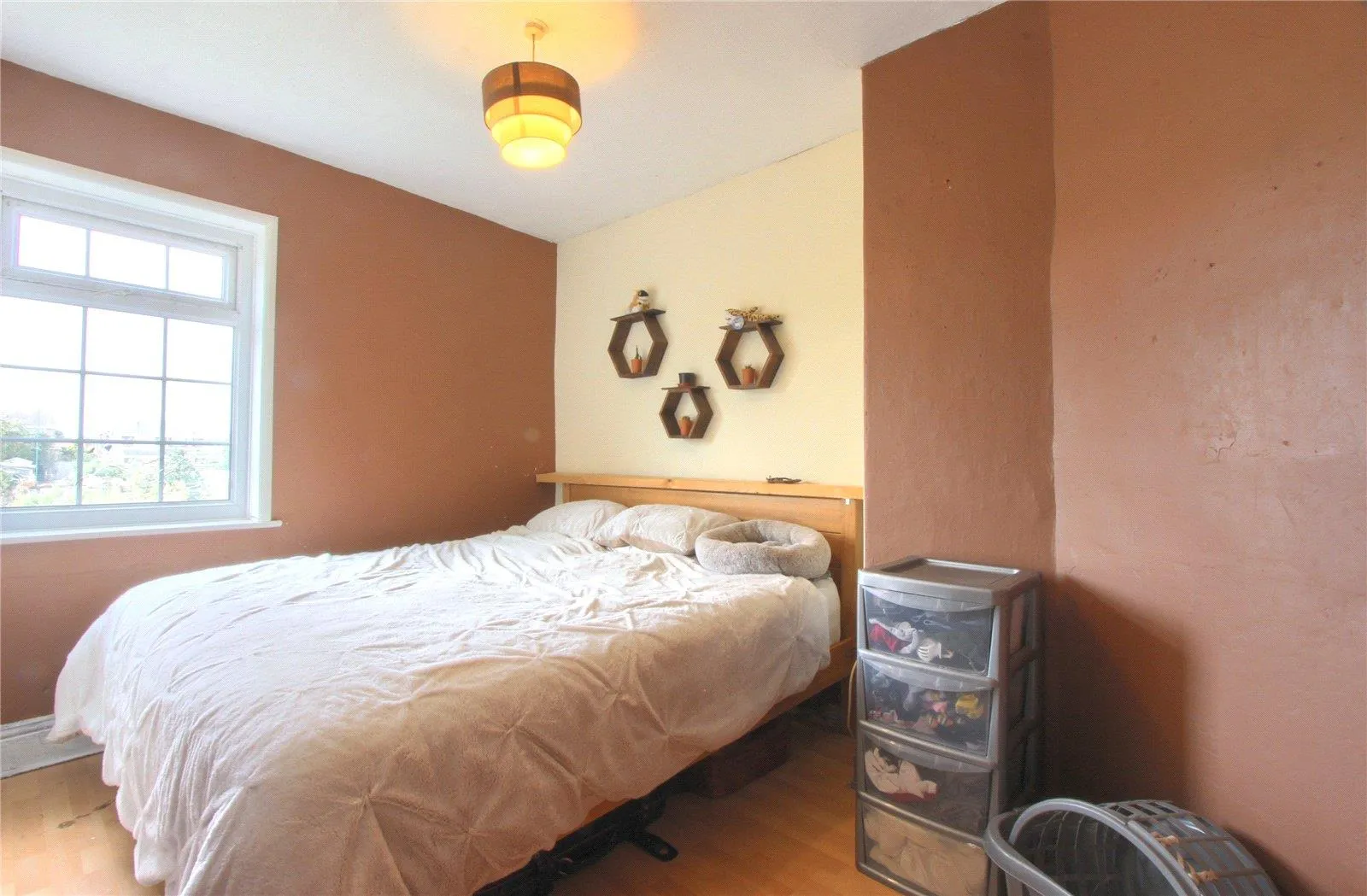 2 Bedroom House - Mid Terrace