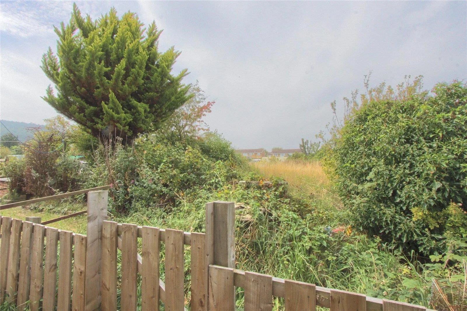 2 Bedroom House - Mid Terrace