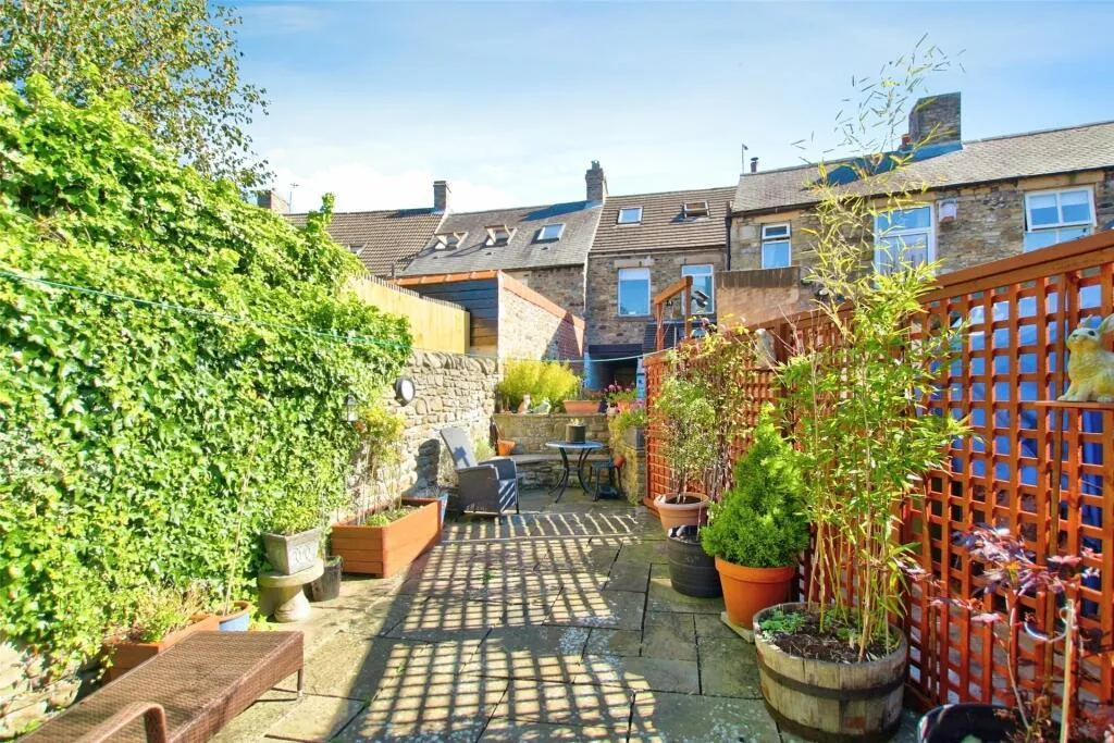 3 Bedroom House - Mid Terrace