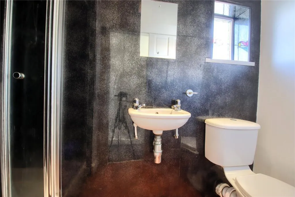 4 Bedroom House - Semi-Detached