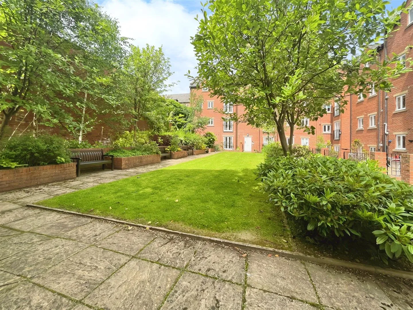 2 Bedroom Flat