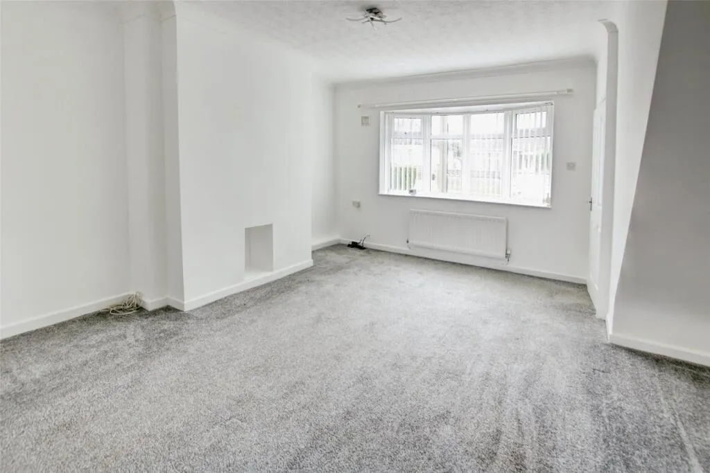 2 Bedroom House - Mid Terrace