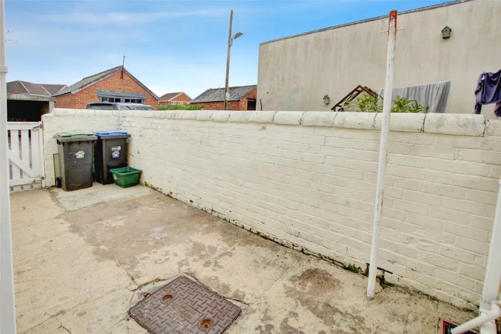 2 Bedroom House - Mid Terrace