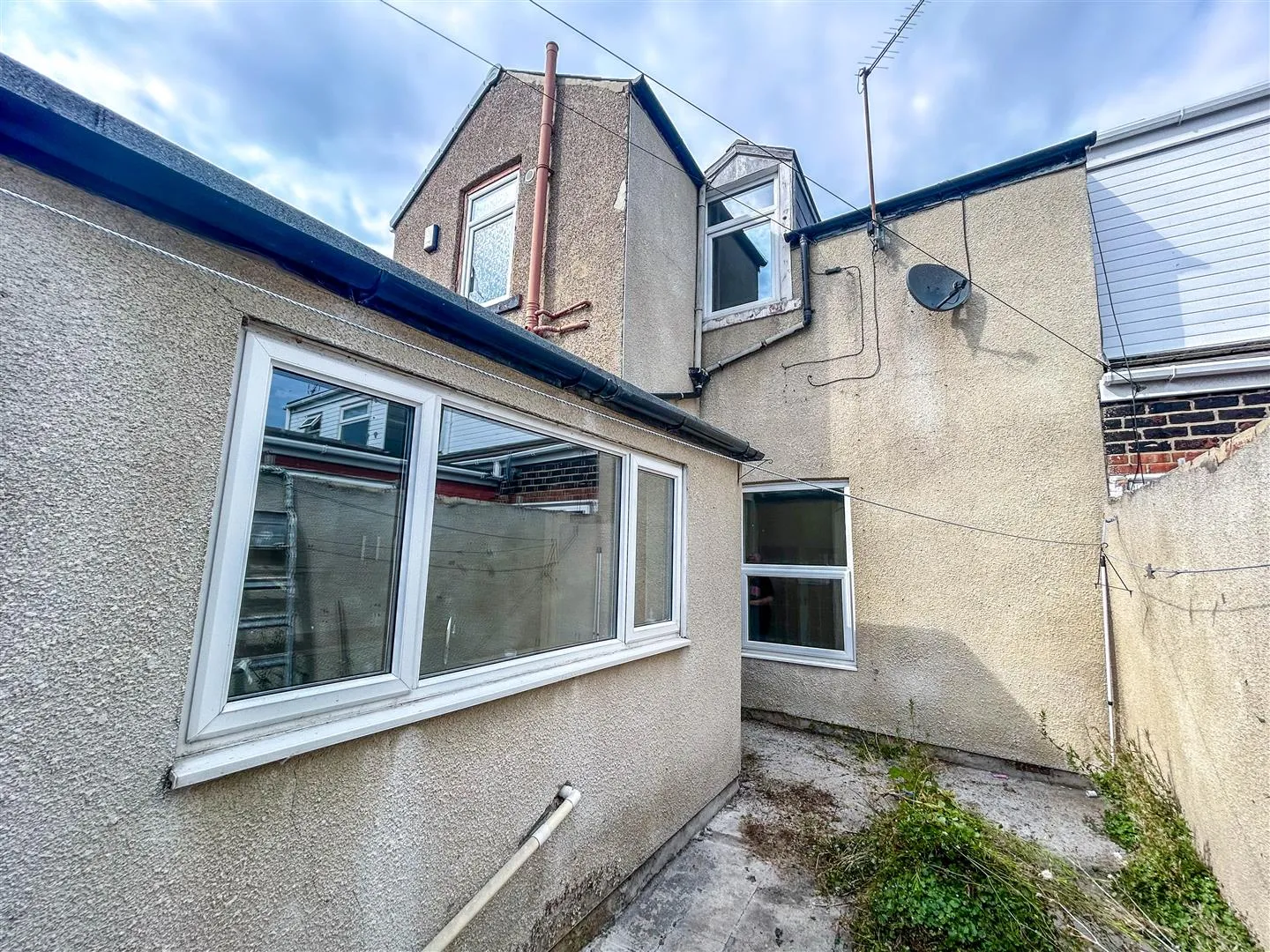 3 Bedroom House - Terraced