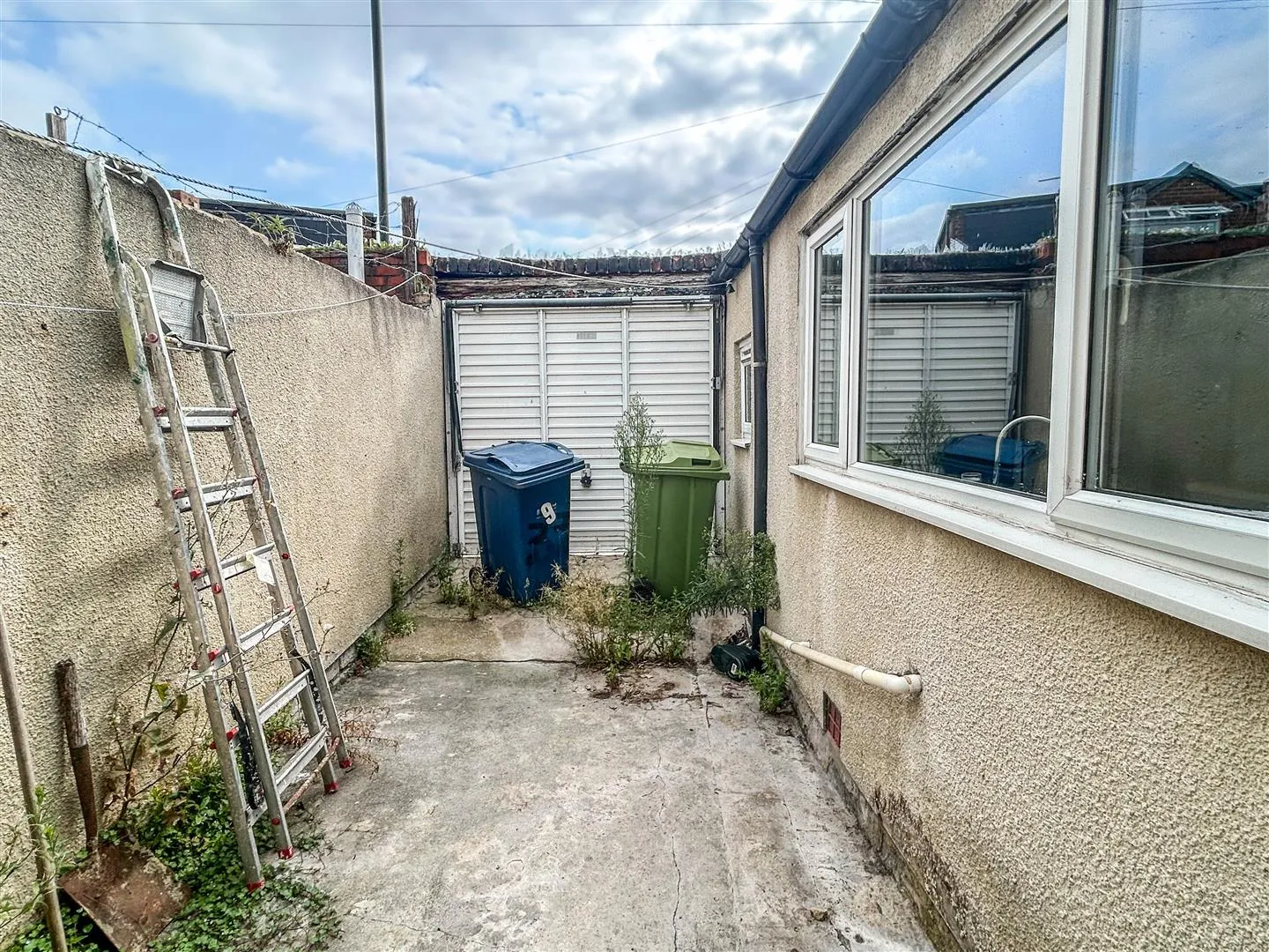 3 Bedroom House - Terraced