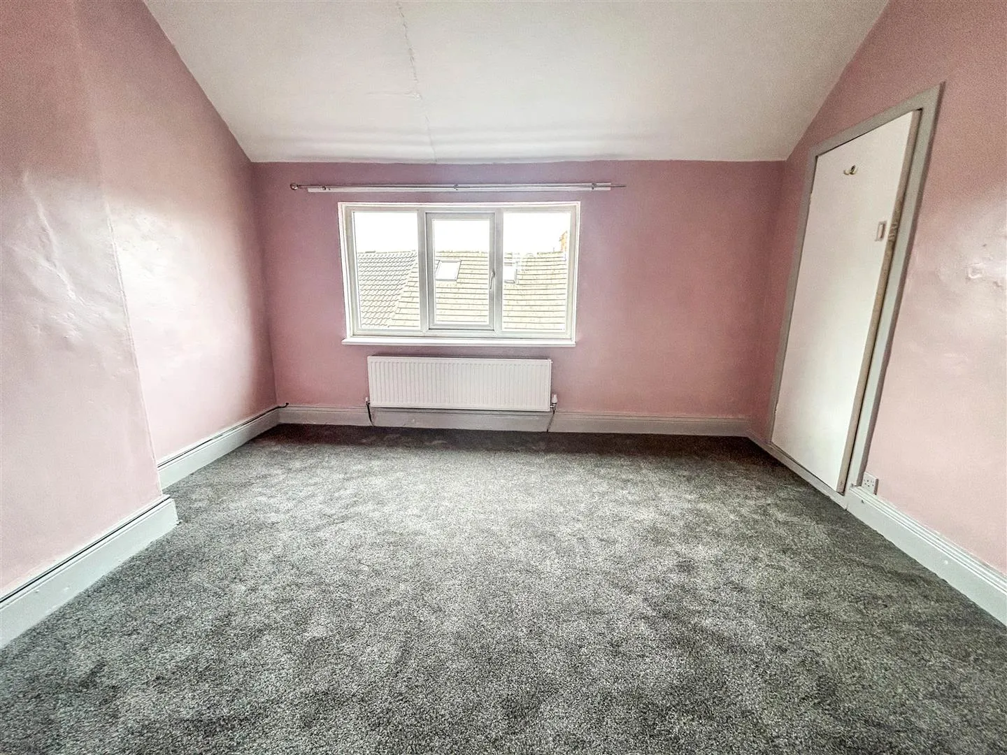 3 Bedroom House - Terraced