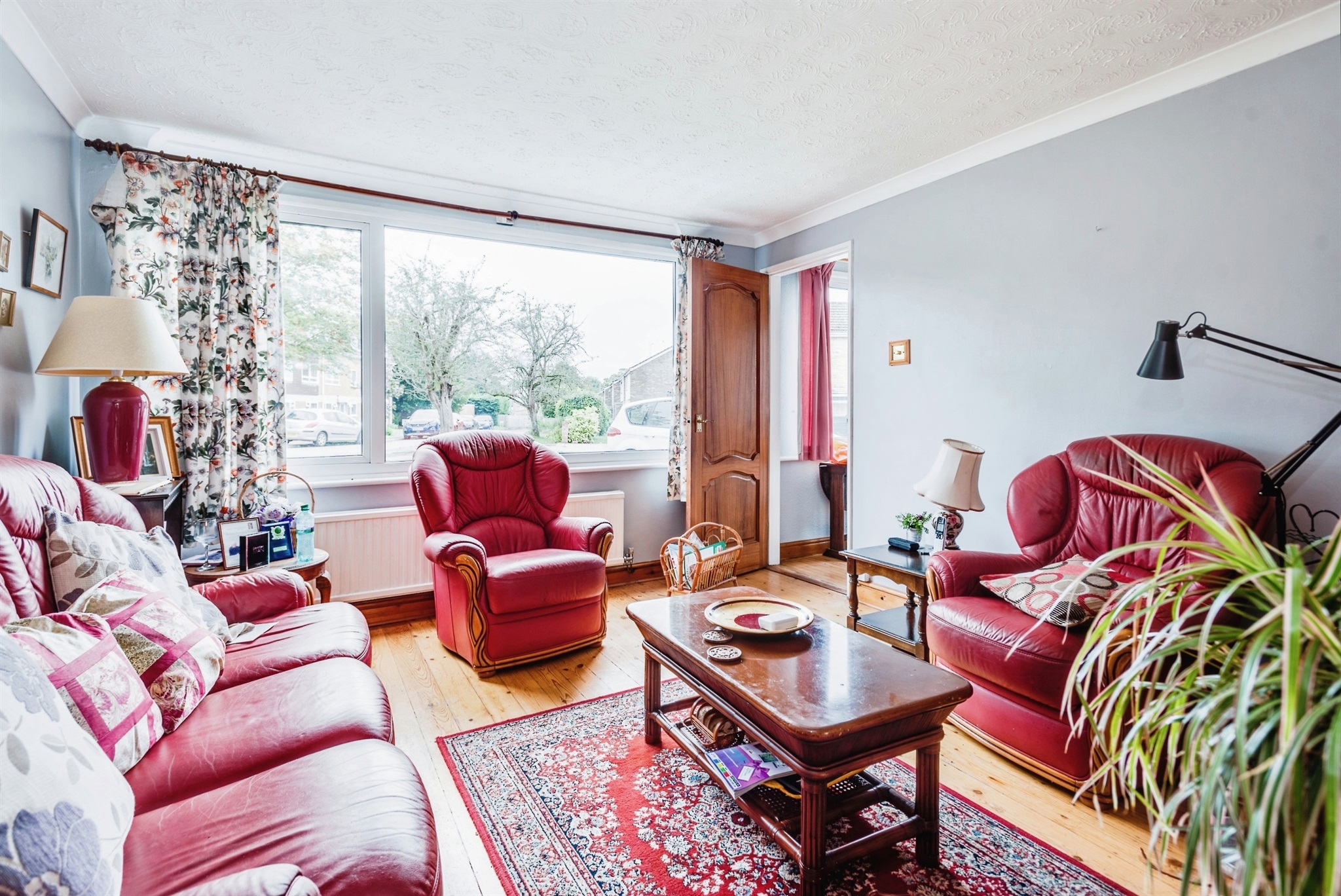 4 bed Semi-Detached