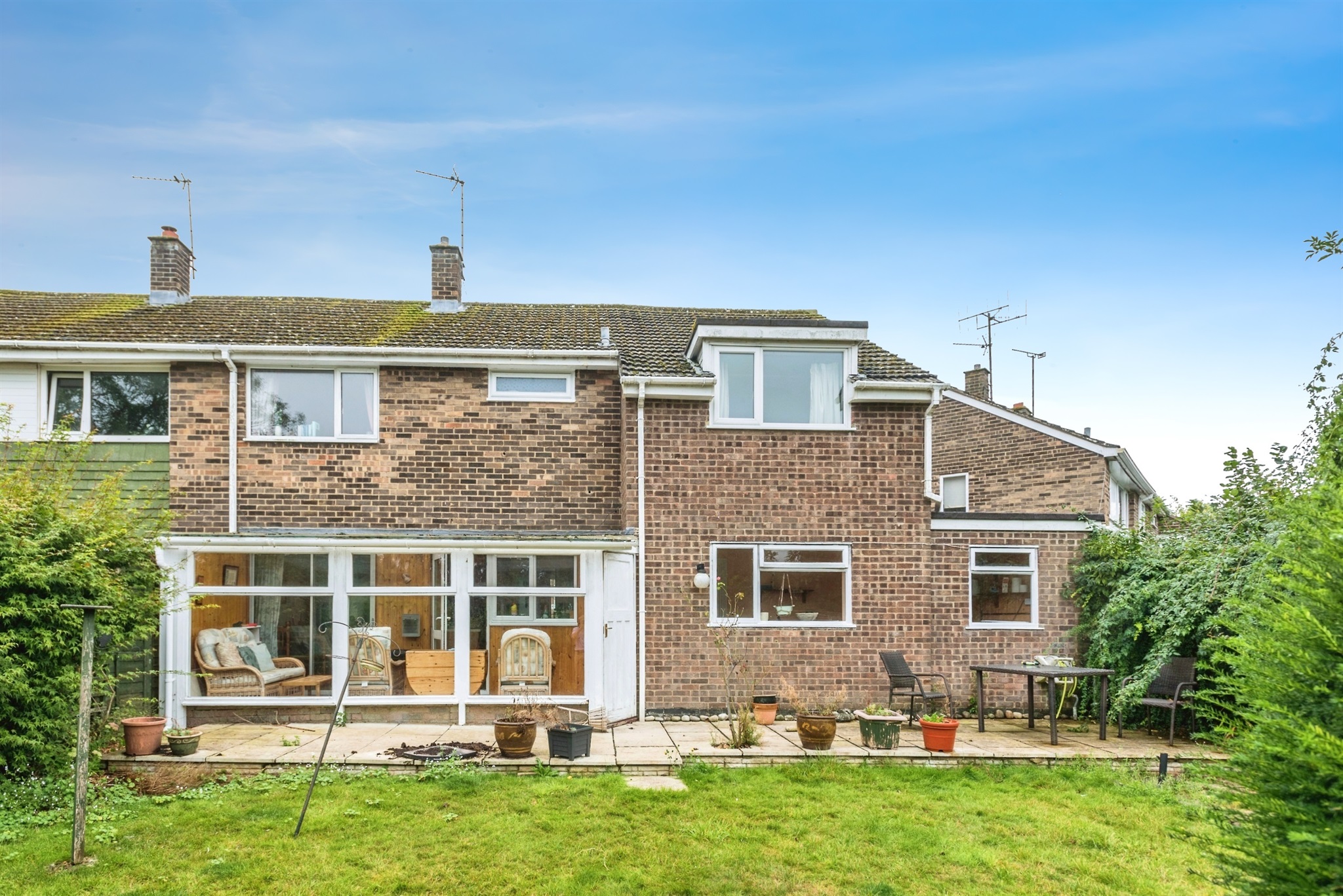4 bed Semi-Detached