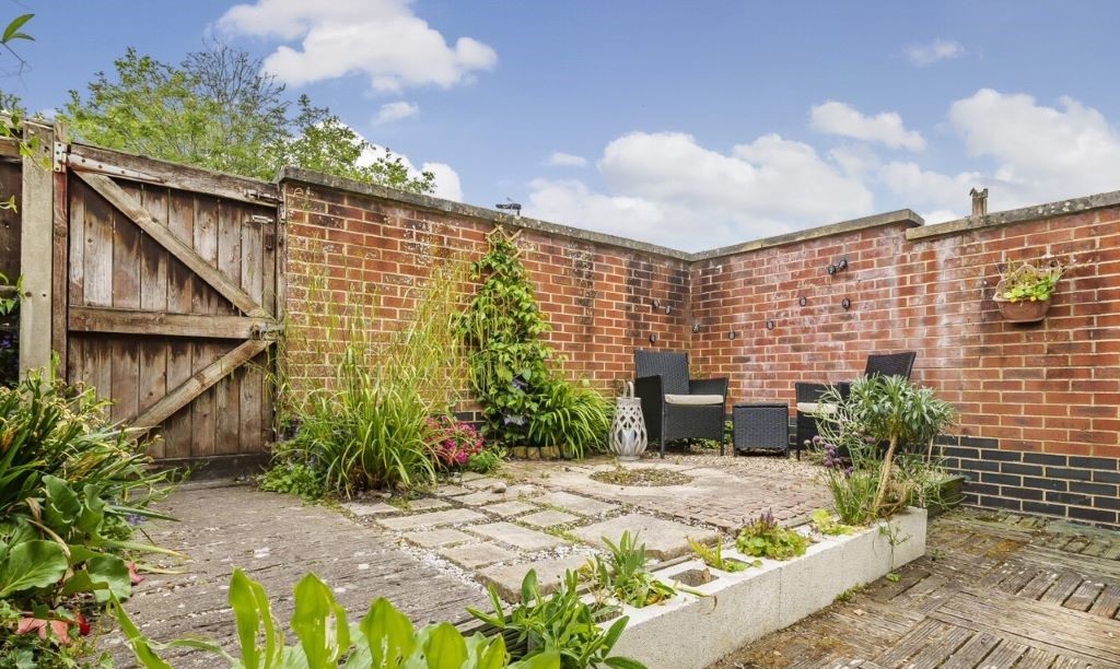 3 bed Terraced
