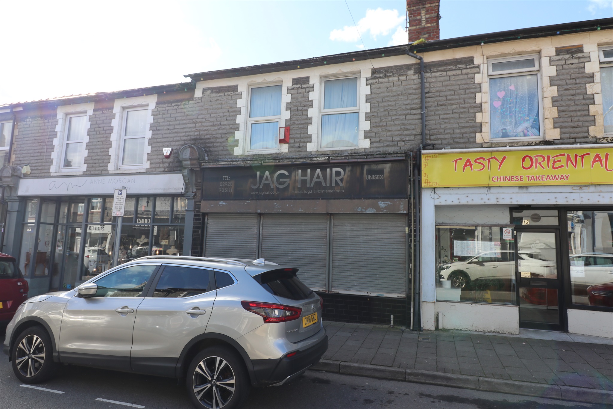 2 bed Hairdresser / Barber Shop