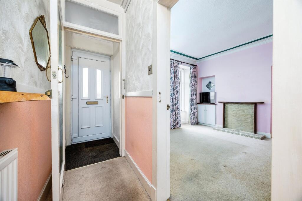 1 bed Ground Flat