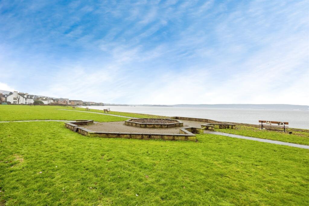 1 bed Ground Flat