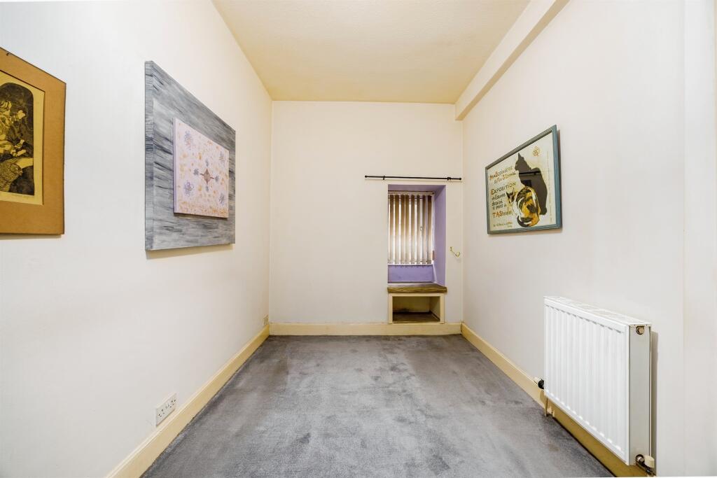 1 bed Ground Flat