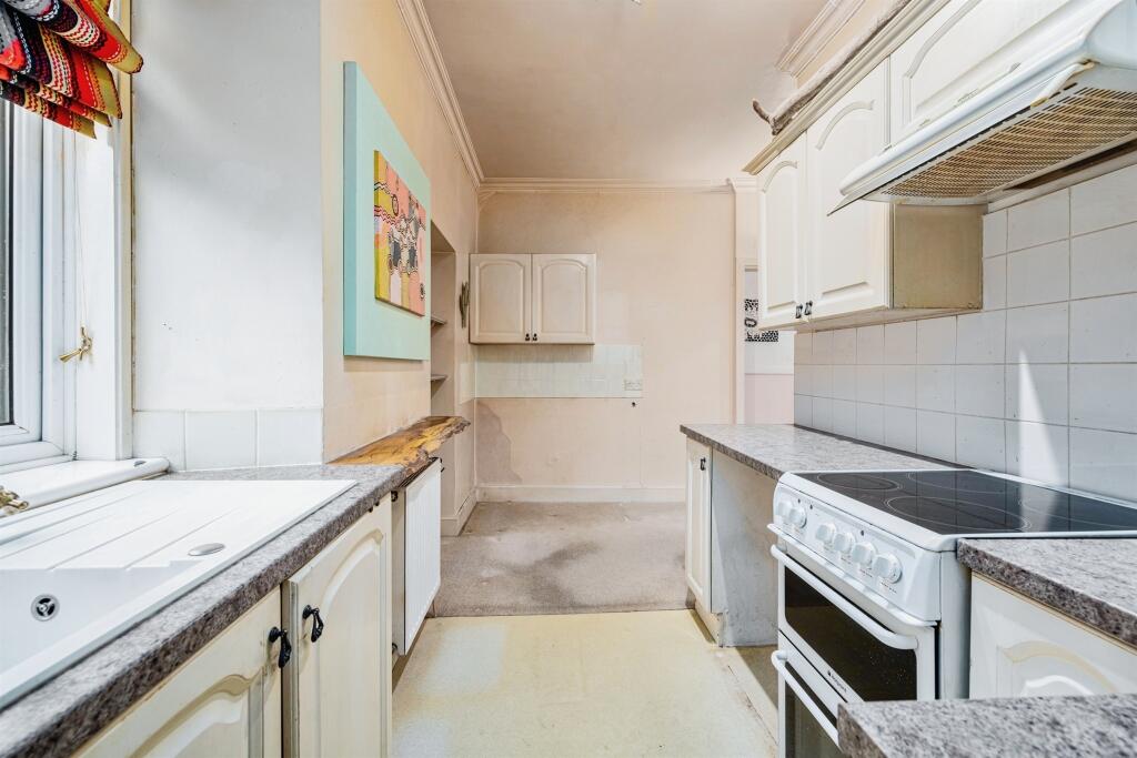 1 bed Ground Flat