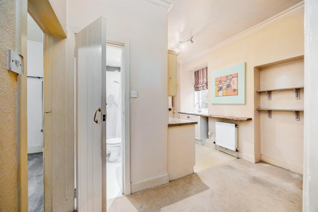 1 bed Ground Flat