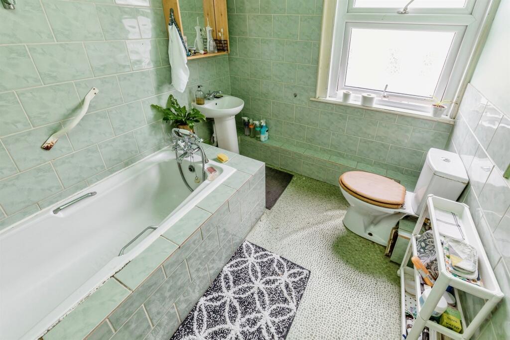 2 bed Maisonette