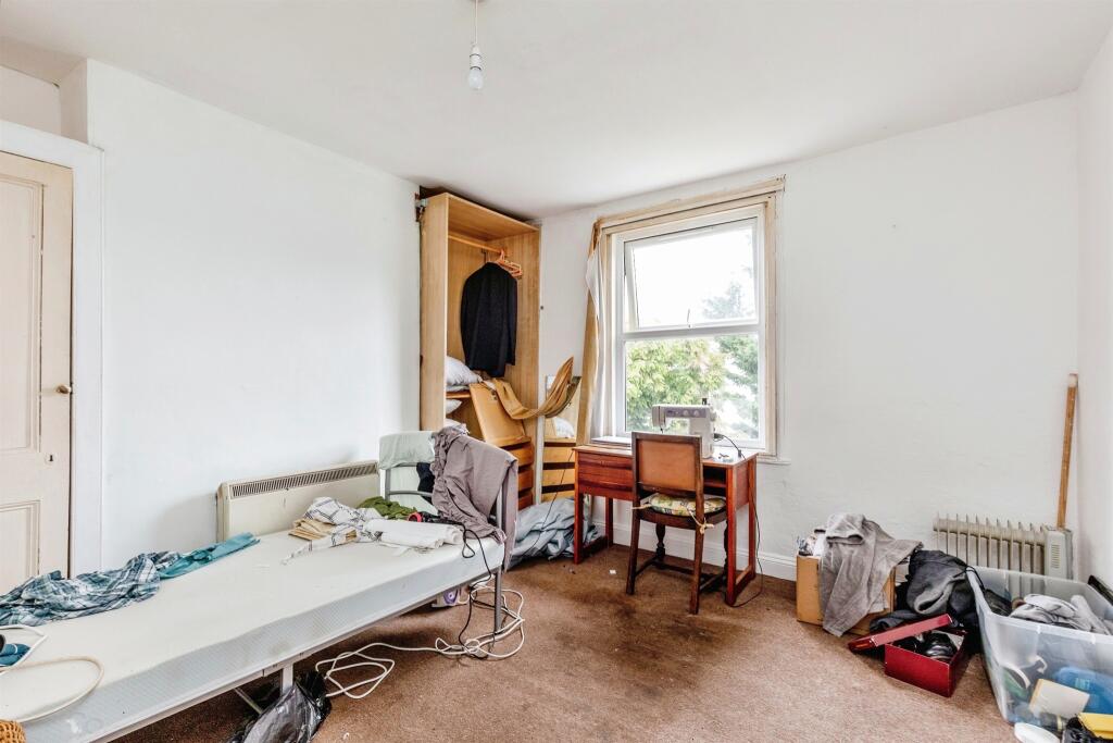 2 bed Maisonette