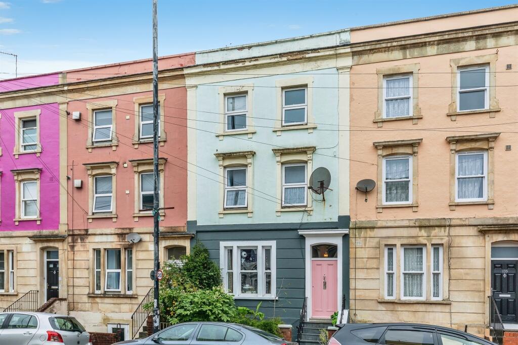 2 bed Maisonette