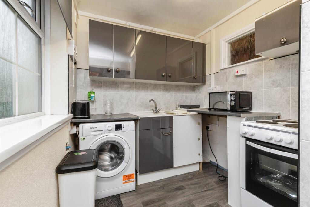 1 bed Ground Flat