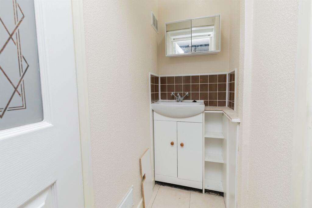 1 bed Ground Flat