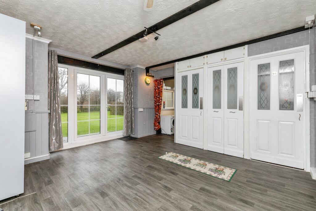 1 bed Ground Flat