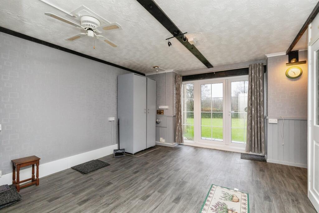 1 bed Ground Flat