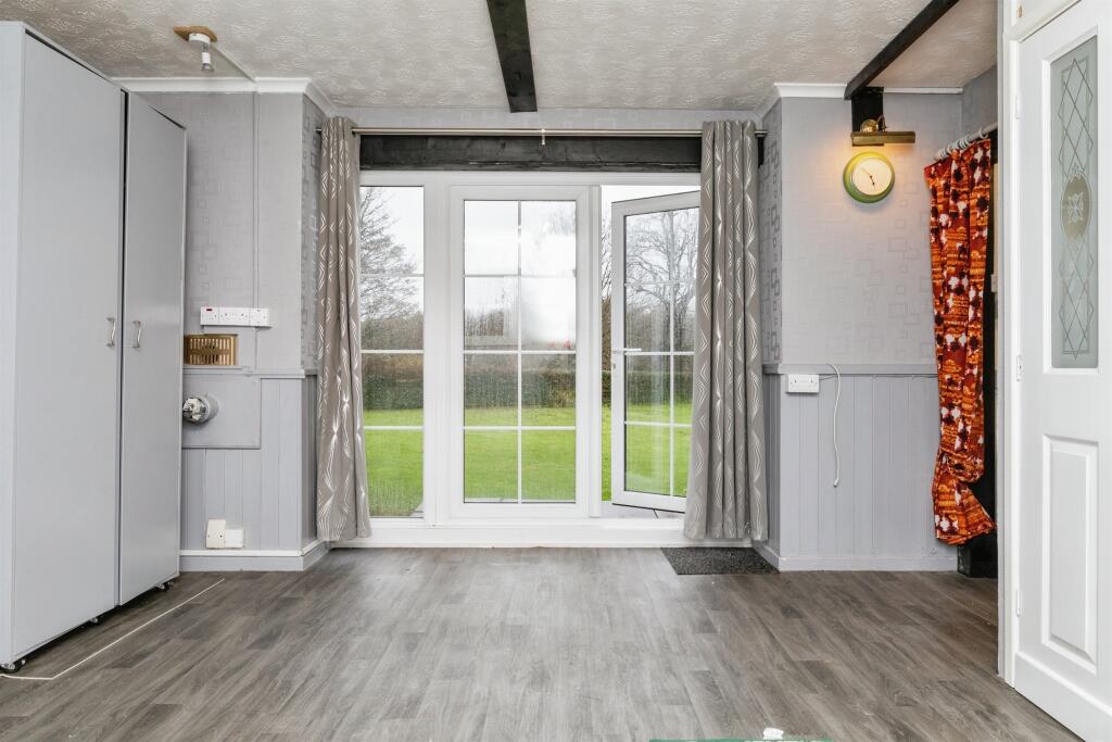 1 bed Ground Flat